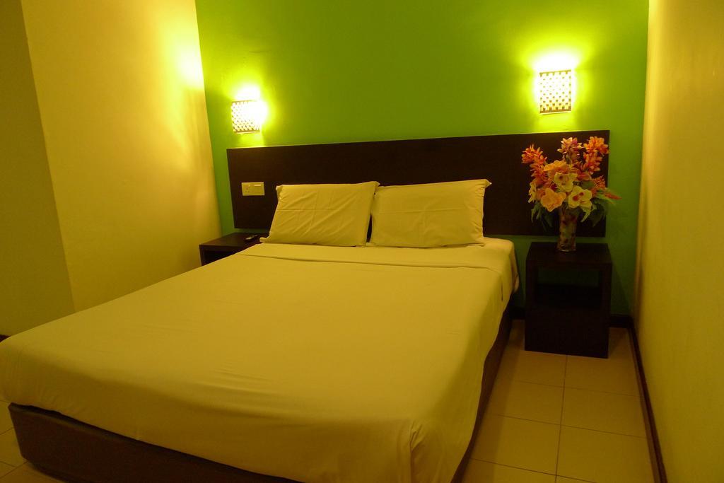 Meldrum Hotel Johor Bahru Bagian luar foto