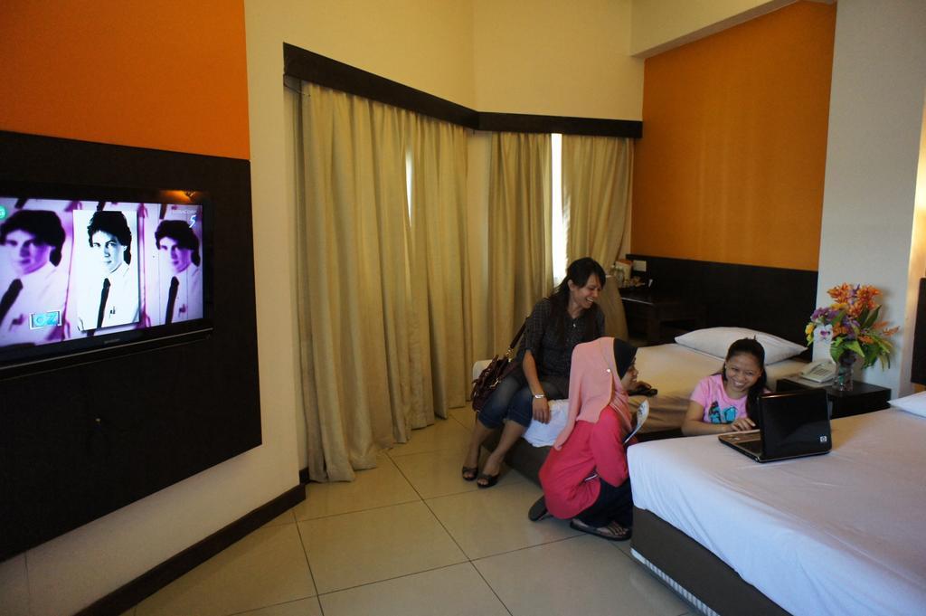 Meldrum Hotel Johor Bahru Bagian luar foto