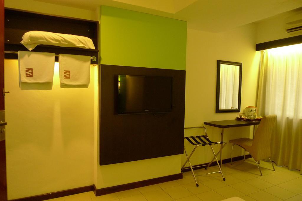 Meldrum Hotel Johor Bahru Bagian luar foto