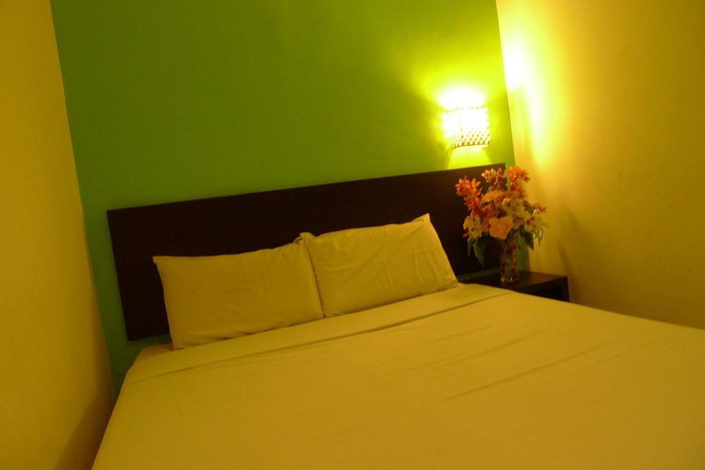 Meldrum Hotel Johor Bahru Bagian luar foto