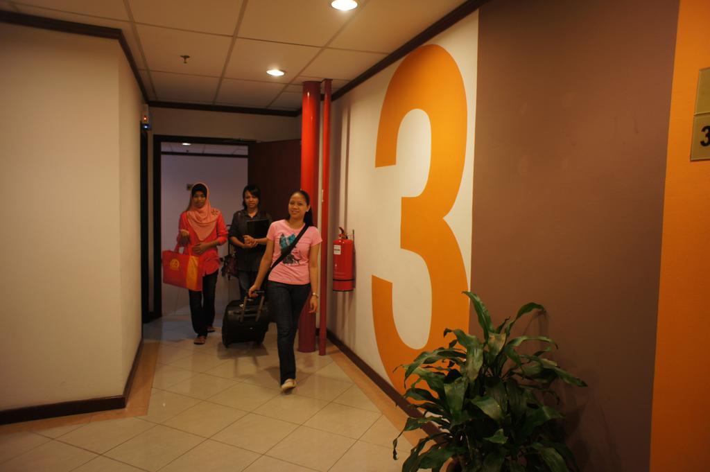 Meldrum Hotel Johor Bahru Bagian luar foto