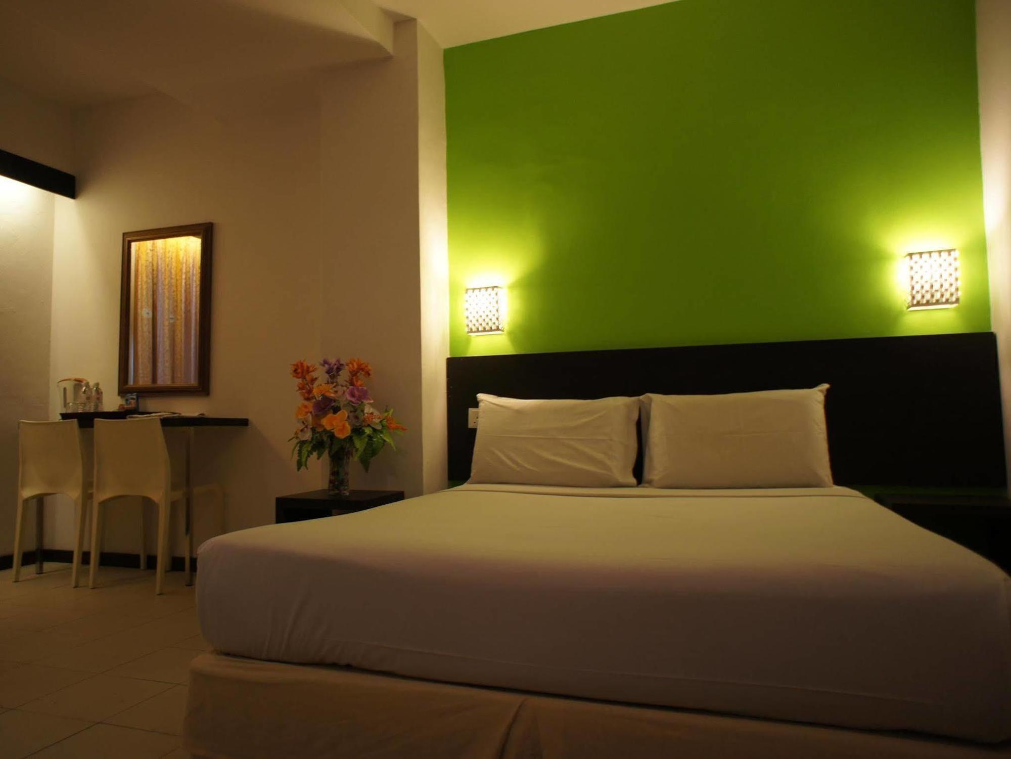 Meldrum Hotel Johor Bahru Bagian luar foto