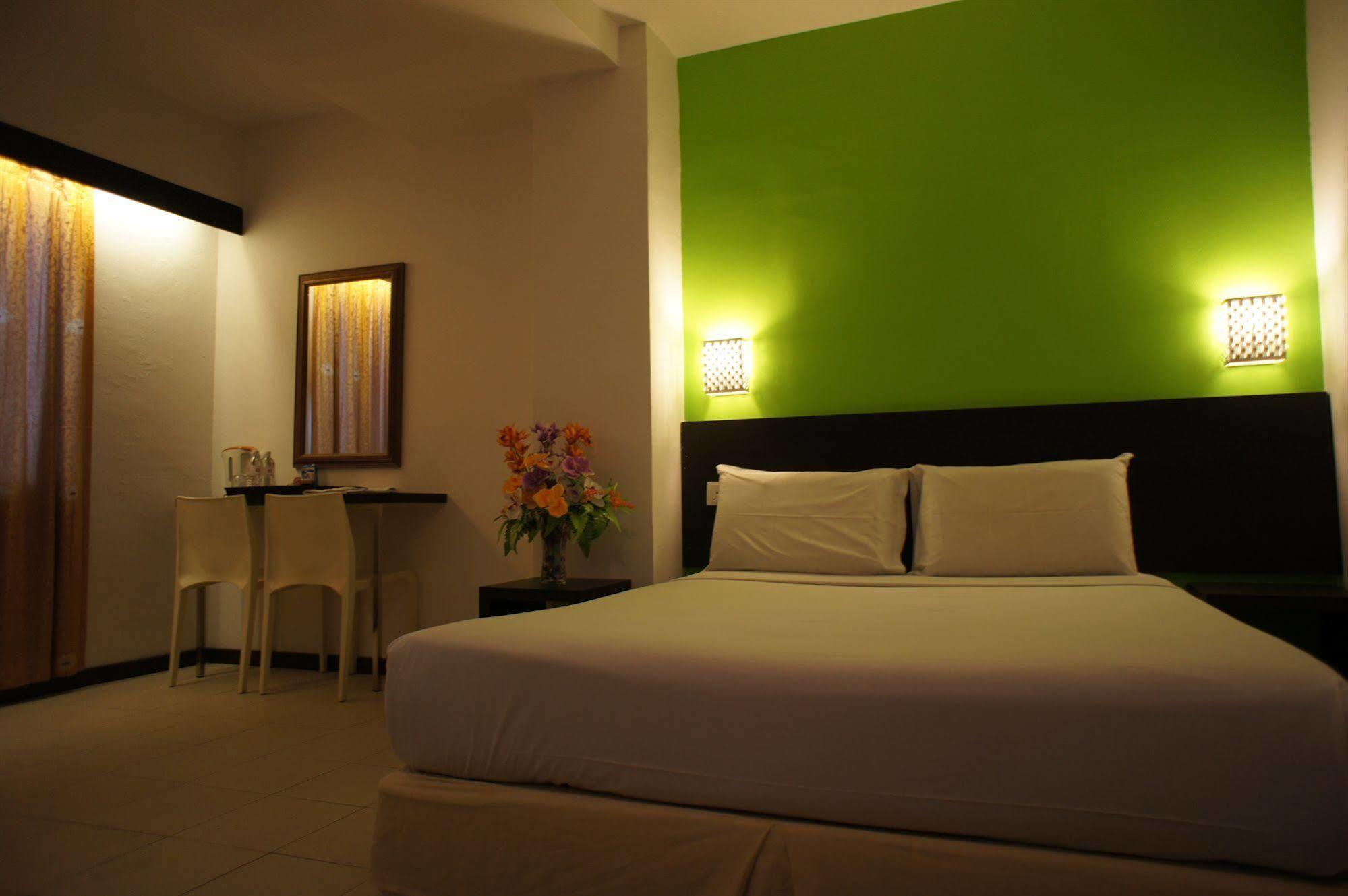 Meldrum Hotel Johor Bahru Bagian luar foto