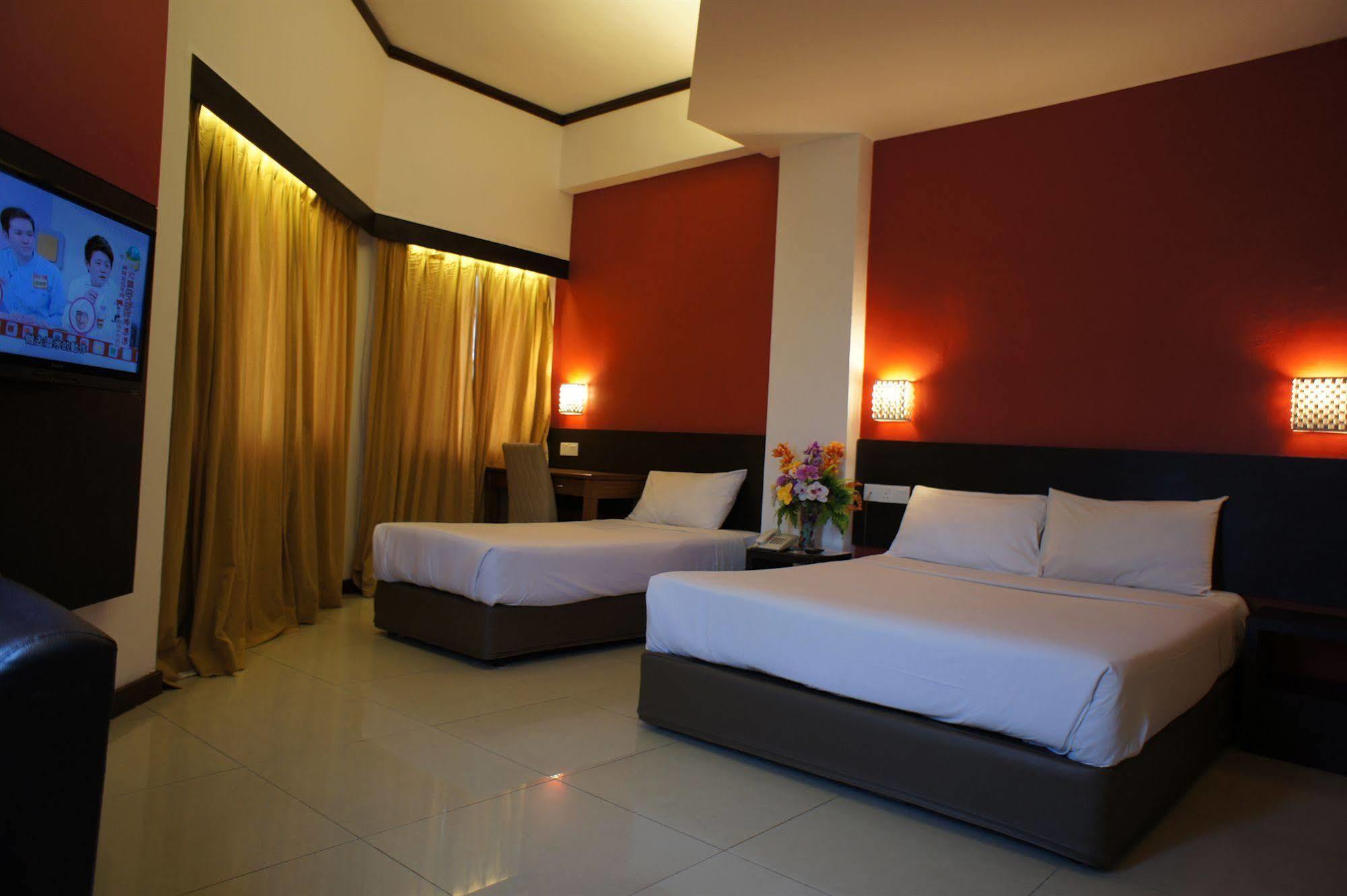 Meldrum Hotel Johor Bahru Bagian luar foto