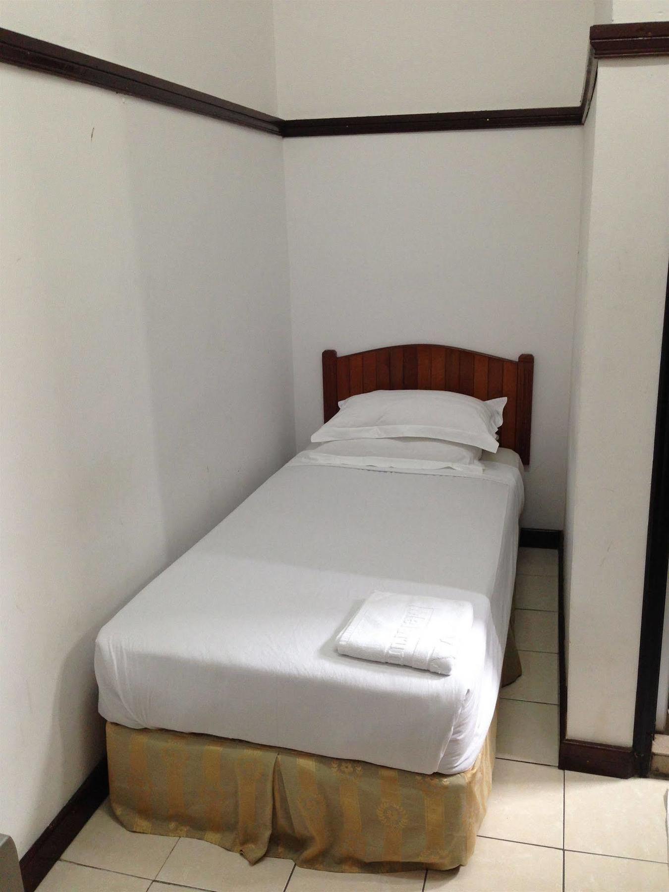 Meldrum Hotel Johor Bahru Bagian luar foto